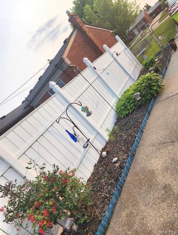 40724 Pickett Ridge Road, Sterling Heights, MI 48313