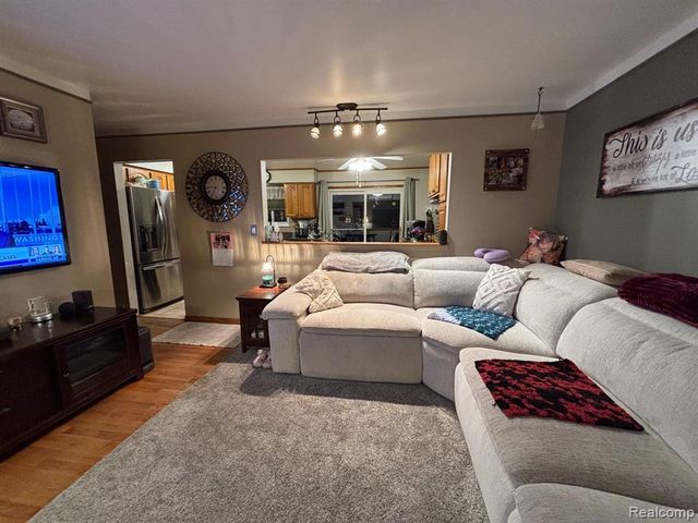 40724 Pickett Ridge Road, Sterling Heights, MI 48313