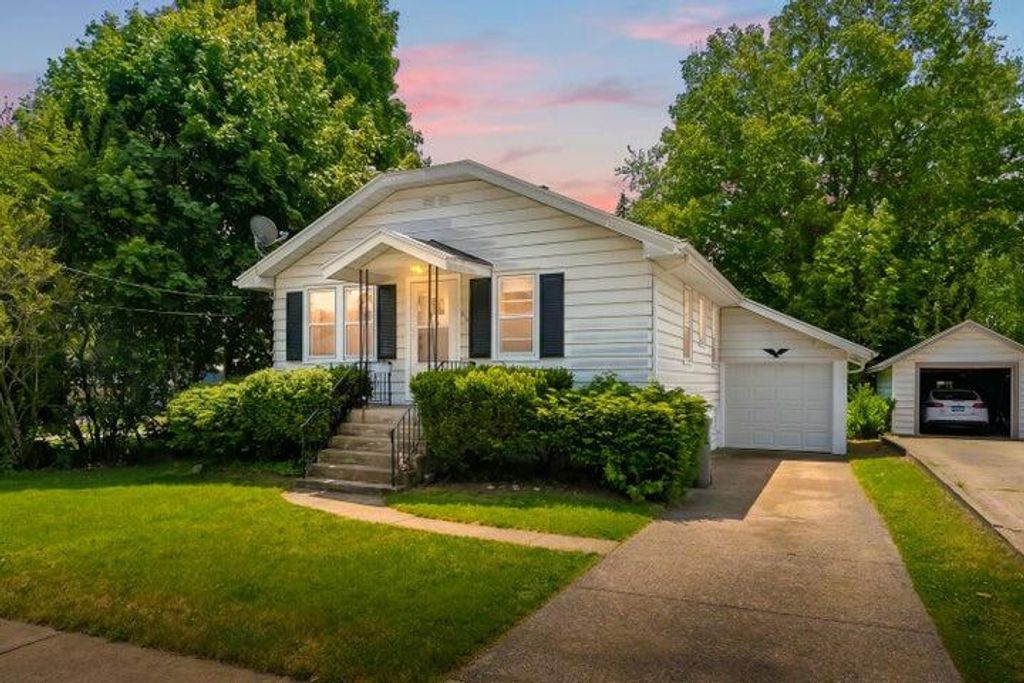 314 Wallace Avenue, St. Joseph, MI 49085