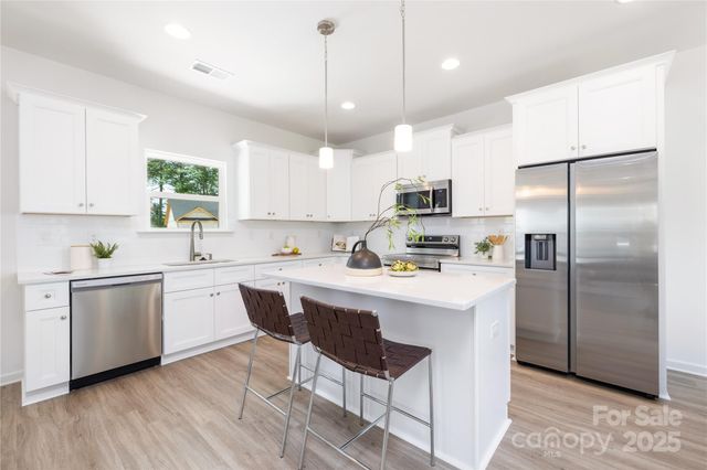 307 E Glendale Avenue, Mount Holly, NC 28120