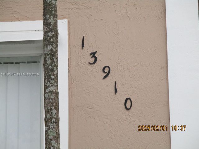 13910 SW 175th Ter 13010, Miami, FL 33177