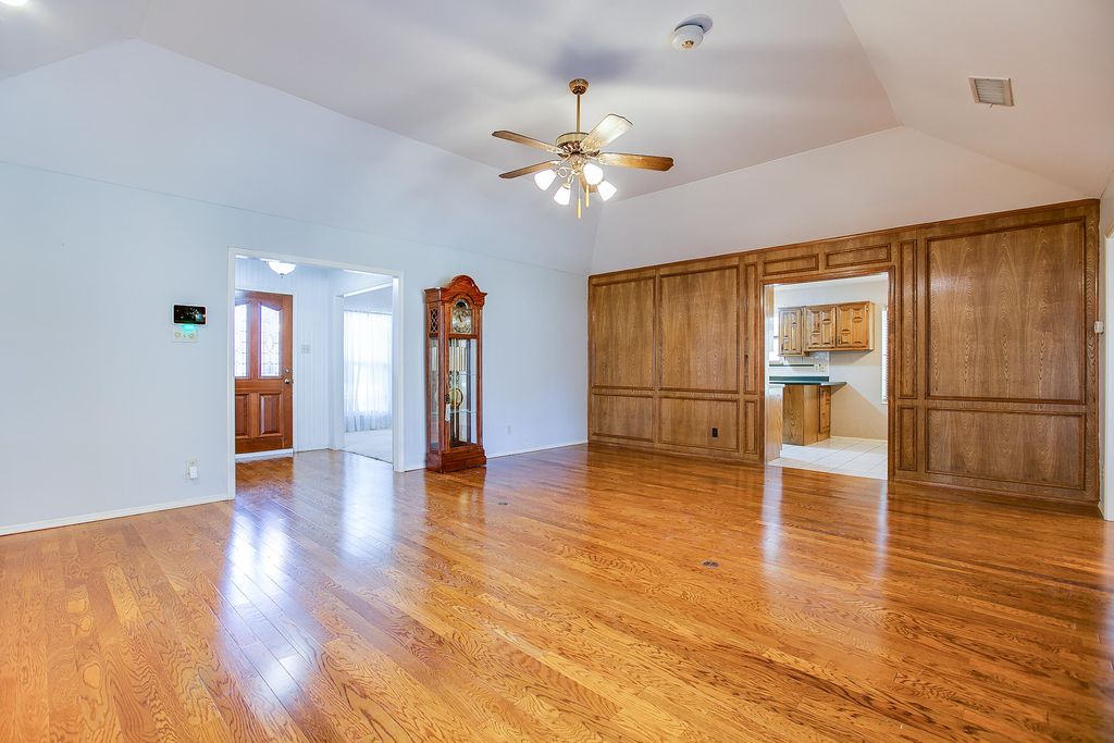 Image 11 of property listing at 3410 Grandview Drive Drive, San Angelo, TX 76904
