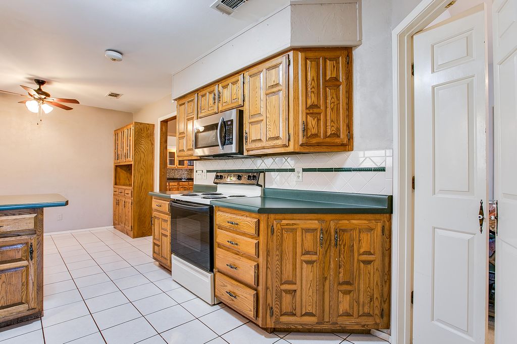 Image 17 of property listing at 3410 Grandview Drive Drive, San Angelo, TX 76904