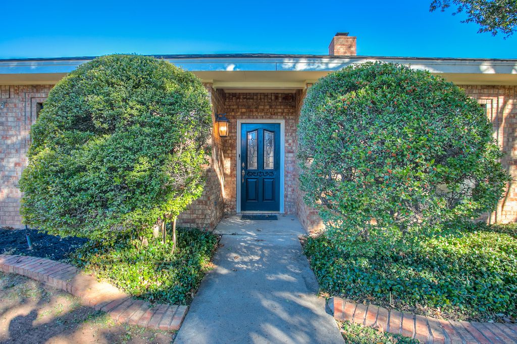 Image 5 of property listing at 3410 Grandview Drive Drive, San Angelo, TX 76904