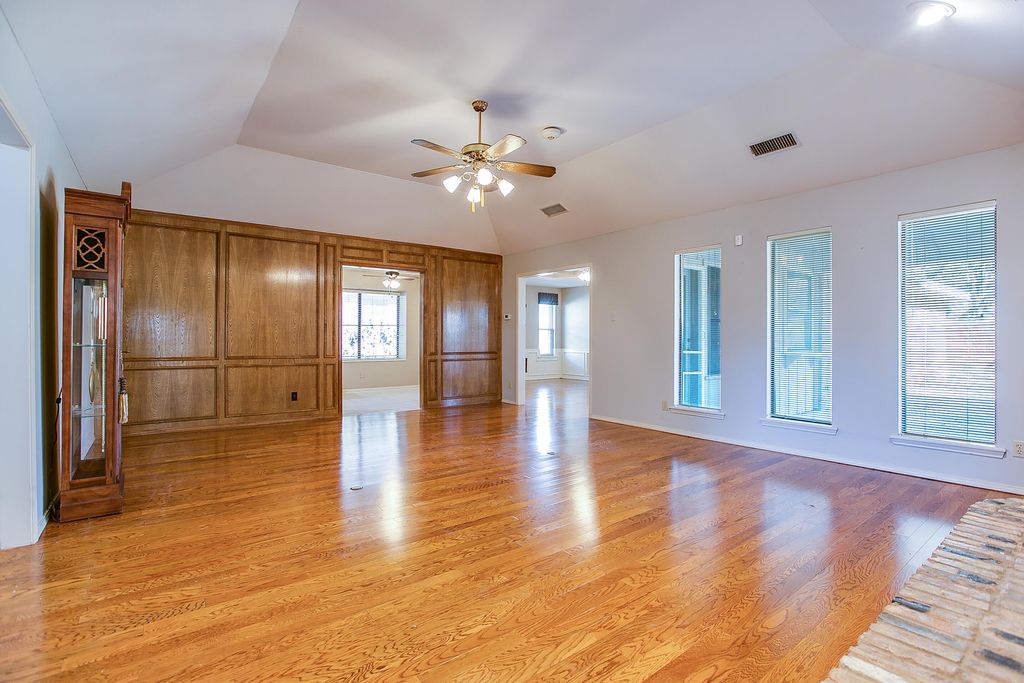 Image 8 of property listing at 3410 Grandview Drive Drive, San Angelo, TX 76904