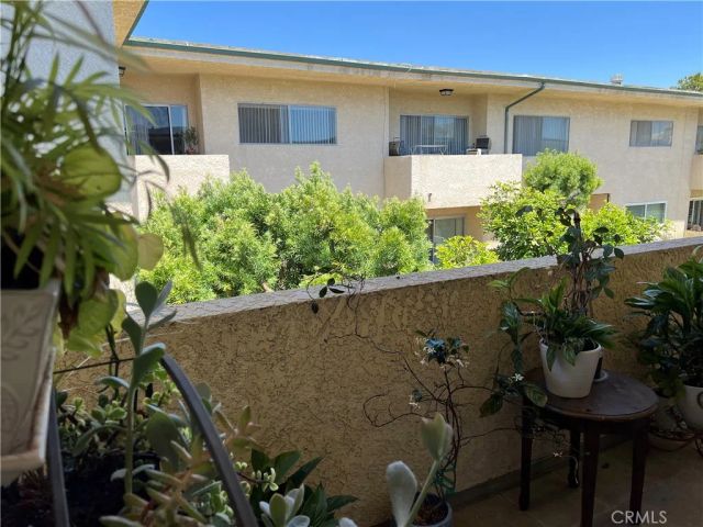 5328 Newcastle 62, Encino, CA 91316