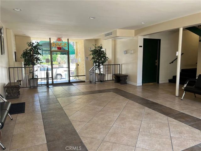 5328 Newcastle 62, Encino, CA 91316