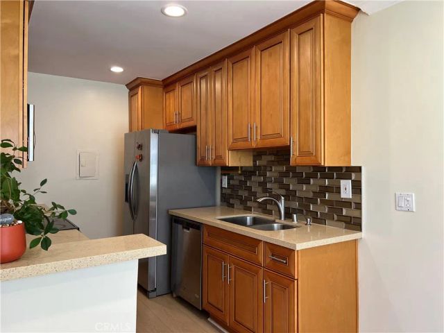 5328 Newcastle 62, Encino, CA 91316