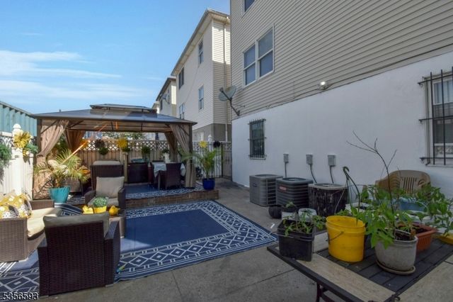 127 Brill St, Newark City, NJ 07105