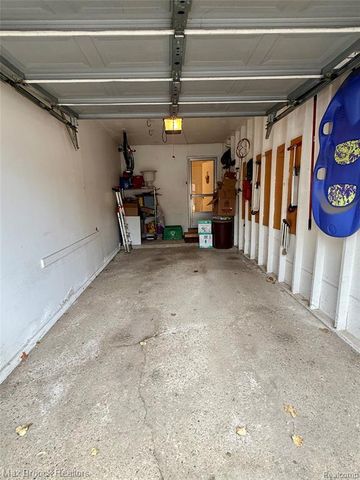 1045 Leisure Drive, Grand Blanc, MI 48507