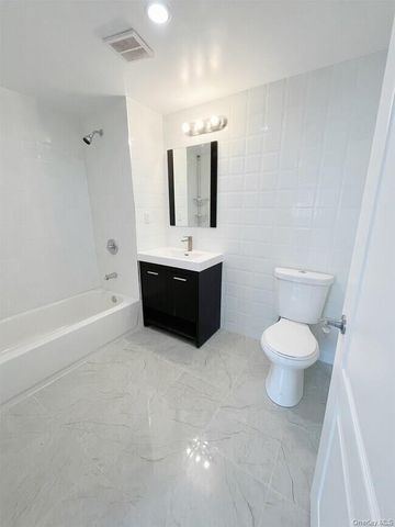 70-26 Queens Boulevard 10E, Woodside, NY 11377