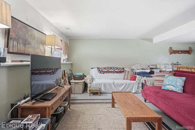 2191 Stonesthrow Drive, Oregon Township, MI 48446