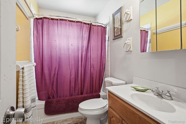 2191 Stonesthrow Drive, Oregon Township, MI 48446