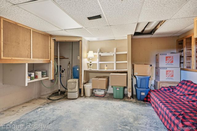 2191 Stonesthrow Drive, Oregon Township, MI 48446