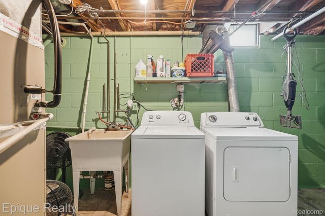 2191 Stonesthrow Drive, Oregon Township, MI 48446