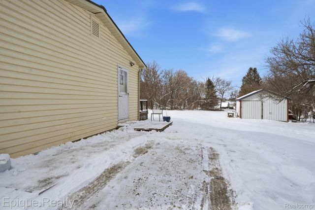 2191 Stonesthrow Drive, Oregon Township, MI 48446