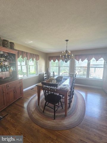 3201 LAKEVIEW PKWY, Locust Grove, VA 22508