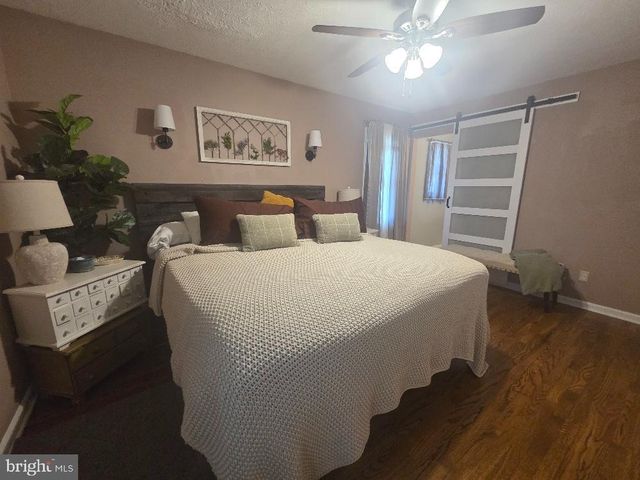 3201 LAKEVIEW PKWY, Locust Grove, VA 22508