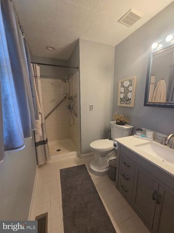 3201 LAKEVIEW PKWY, Locust Grove, VA 22508