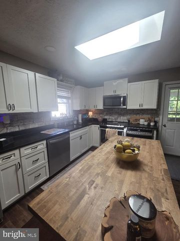 3201 LAKEVIEW PKWY, Locust Grove, VA 22508