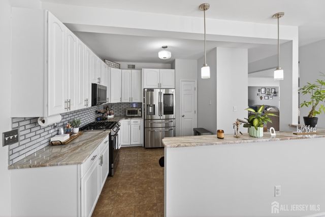 39 Kirschman Drive, Old Bridge, NJ 07747