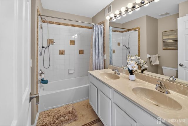 39 Kirschman Drive, Old Bridge, NJ 07747