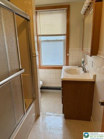 1211 Mechanic Street, Bethlehem City, PA 18015