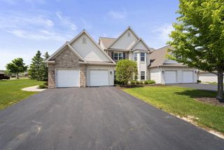 1820 Stoney LANE, Slinger, WI 53086