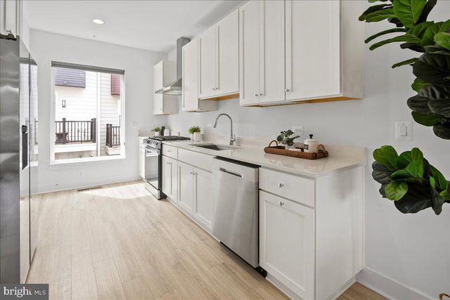 7371 ARLINGTON BLVD, Falls Church, VA 22042