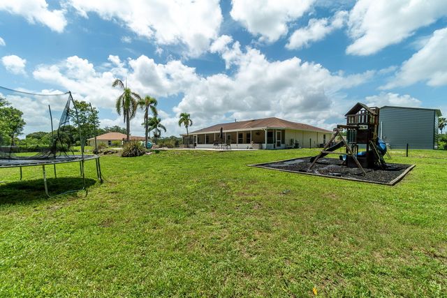 17468 N 38th Rd Road N, The Acreage, FL 33470