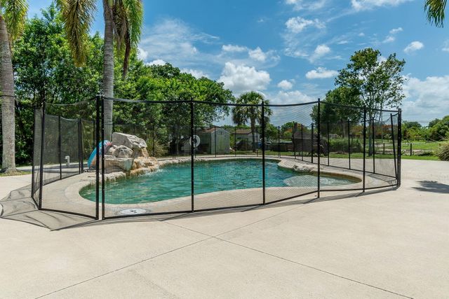 17468 N 38th Rd Road N, The Acreage, FL 33470