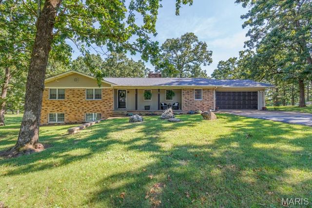 20150 SW OAKWOOD Drive, Lebanon, MO 65536