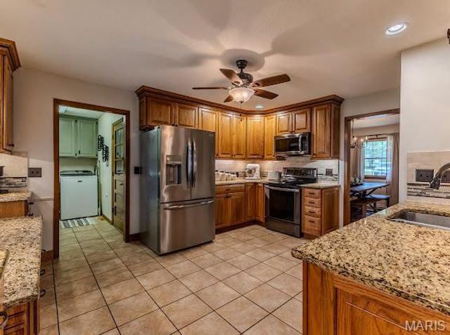 20150 SW OAKWOOD Drive, Lebanon, MO 65536