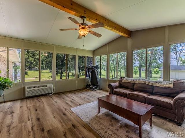 20150 SW OAKWOOD Drive, Lebanon, MO 65536