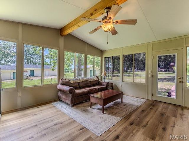 20150 SW OAKWOOD Drive, Lebanon, MO 65536