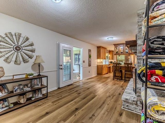 20150 SW OAKWOOD Drive, Lebanon, MO 65536