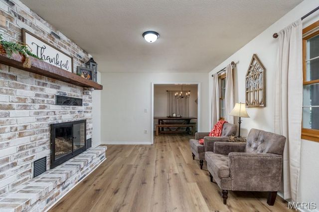 20150 SW OAKWOOD Drive, Lebanon, MO 65536