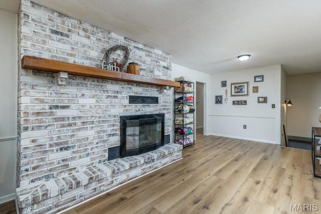 20150 SW OAKWOOD Drive, Lebanon, MO 65536