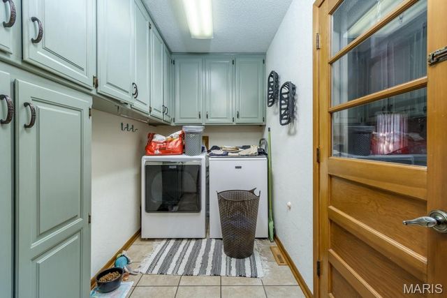 20150 SW OAKWOOD Drive, Lebanon, MO 65536