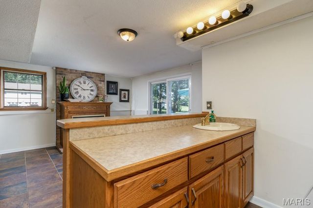 20150 SW OAKWOOD Drive, Lebanon, MO 65536