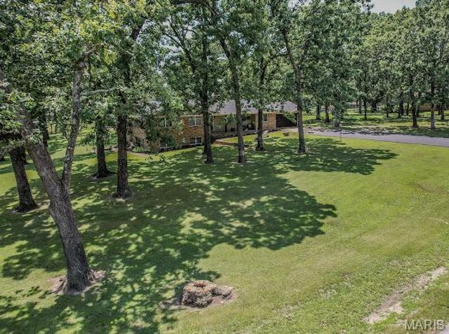 20150 SW OAKWOOD Drive, Lebanon, MO 65536