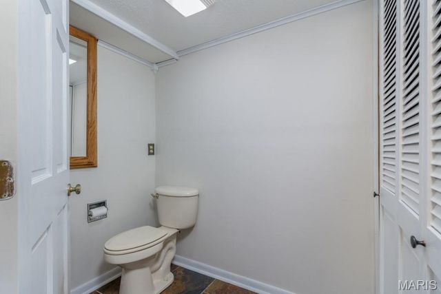 20150 SW OAKWOOD Drive, Lebanon, MO 65536