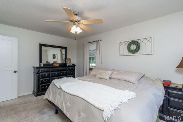 20150 SW OAKWOOD Drive, Lebanon, MO 65536