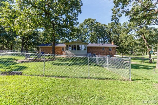 20150 SW OAKWOOD Drive, Lebanon, MO 65536