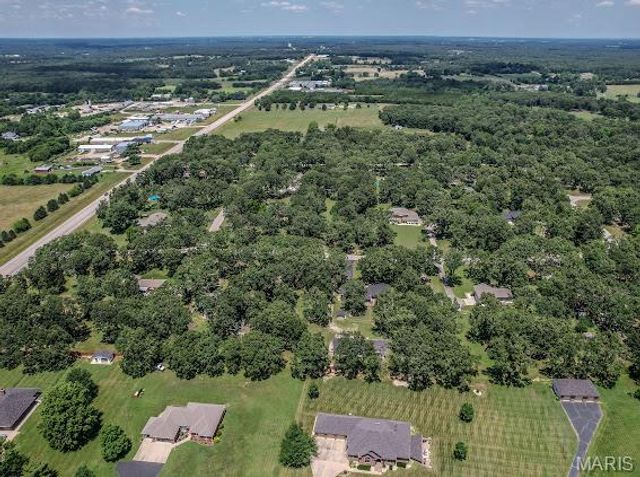 20150 SW OAKWOOD Drive, Lebanon, MO 65536