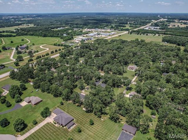 20150 SW OAKWOOD Drive, Lebanon, MO 65536