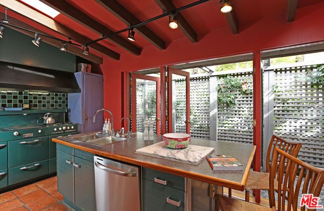 2673 Mandeville Canyon Road, Los Angeles, CA 90049