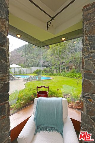 2673 Mandeville Canyon Road, Los Angeles, CA 90049