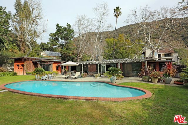 2673 Mandeville Canyon Road, Los Angeles, CA 90049