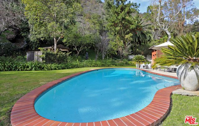 2673 Mandeville Canyon Road, Los Angeles, CA 90049